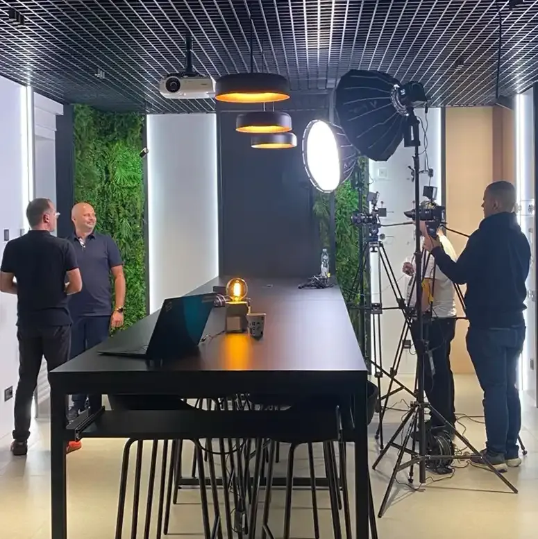 KONTAKT SIMON - backstage